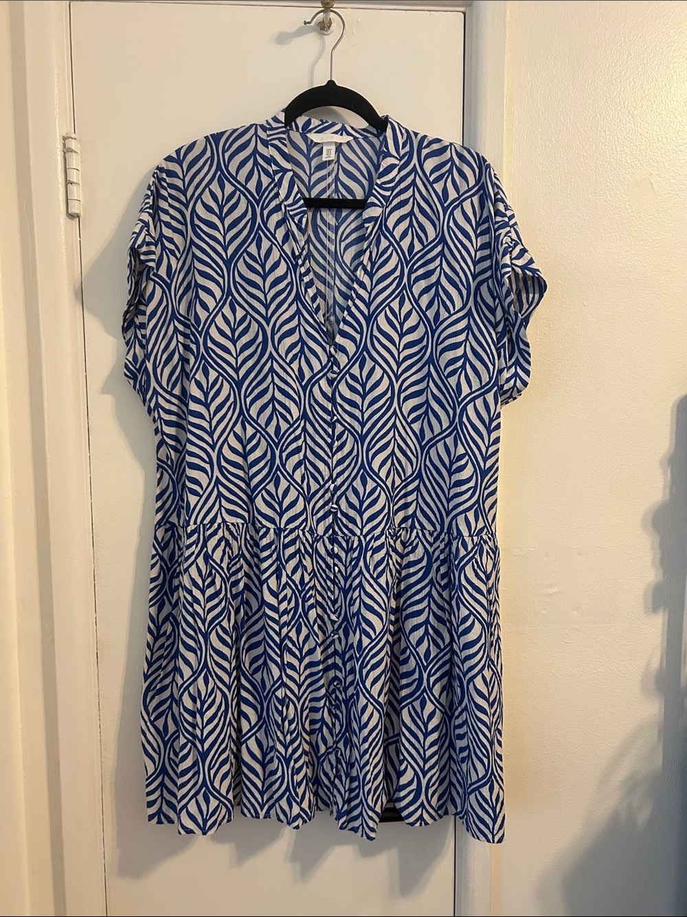 H&M Blue and White Leaf Print Tiered Midi Dress